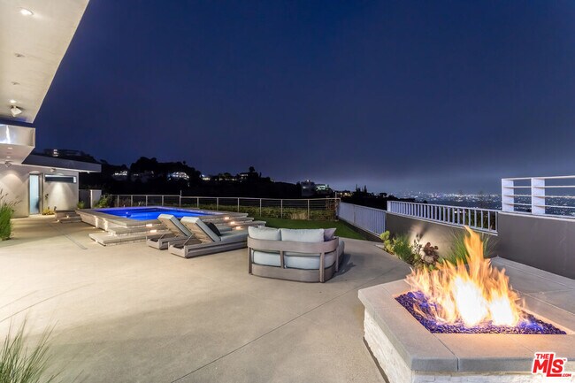 Building Photo - 9315 Nightingale Dr