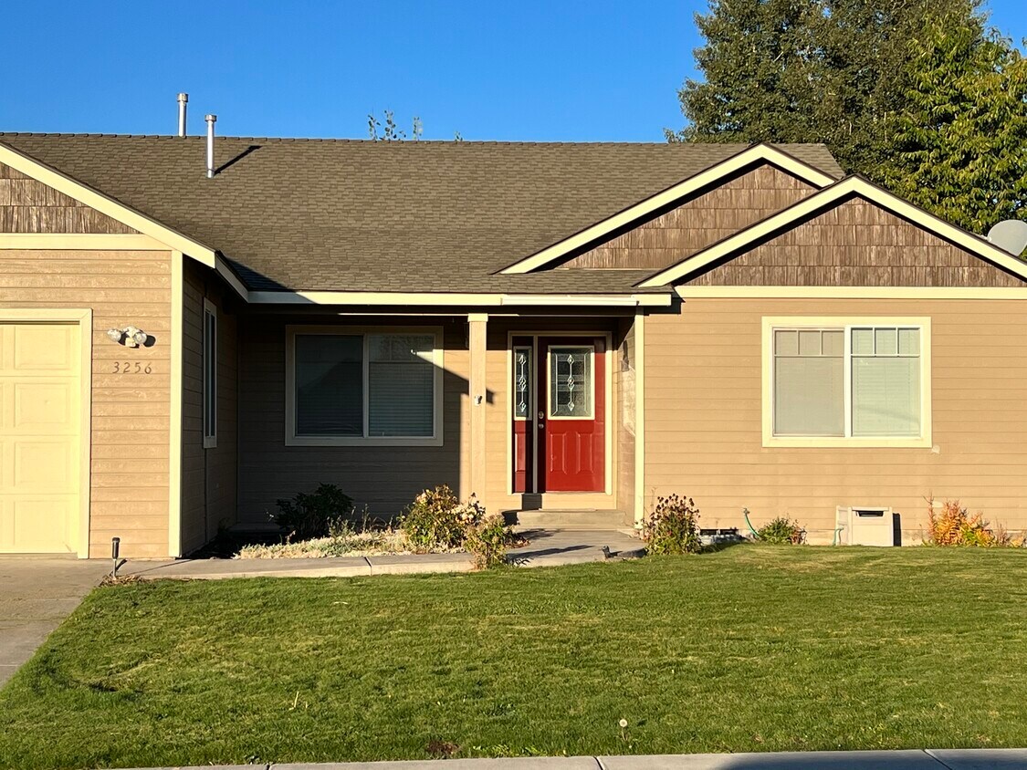 3256 Paramont St, Klamath Falls, OR 97603 House Rental in Klamath