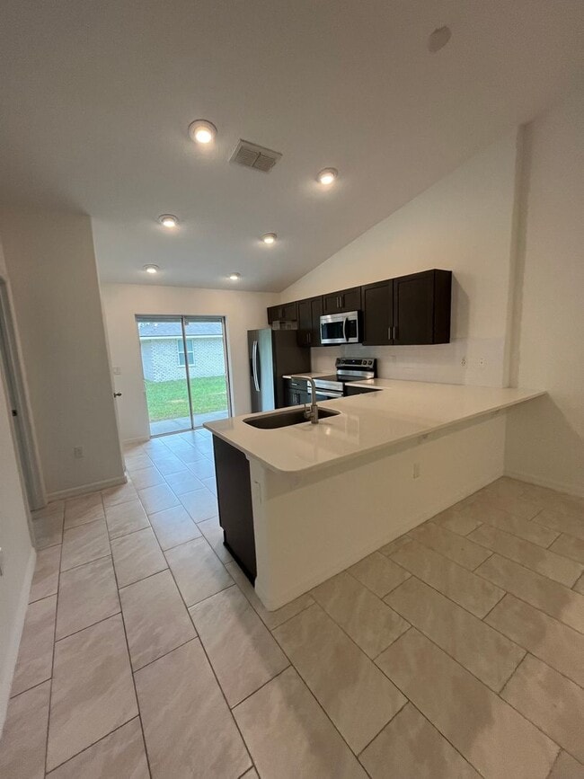 Building Photo - 11 Union Ct