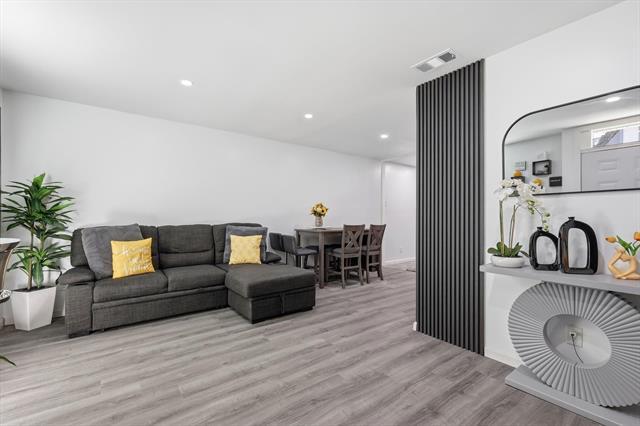 Foto del edificio - 9829 Park Ln Ct