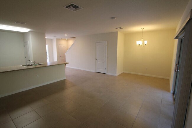 Foto del edificio - 451 Arbor Lakes Dr