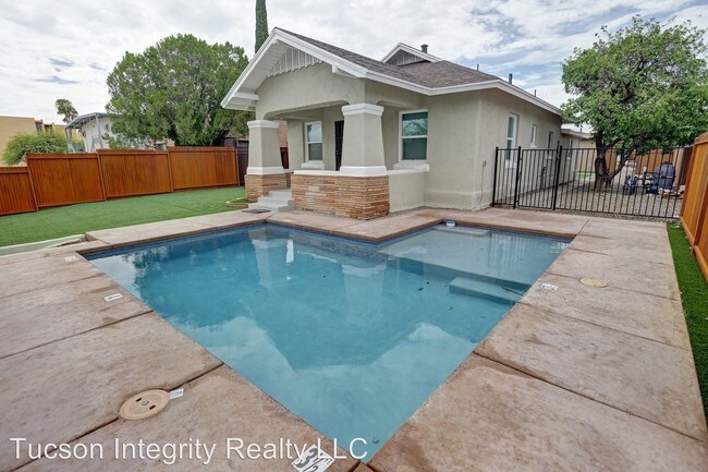 Foto del edificio - 928 E 8th St