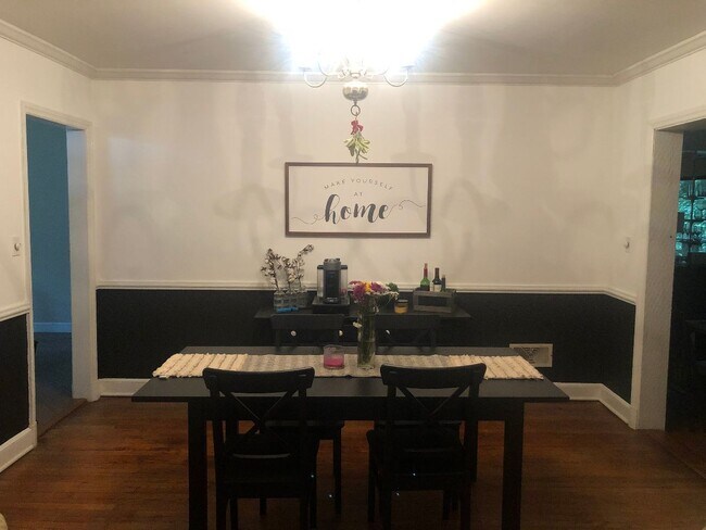 Foto del edificio - 3683 N Stratford Rd NE