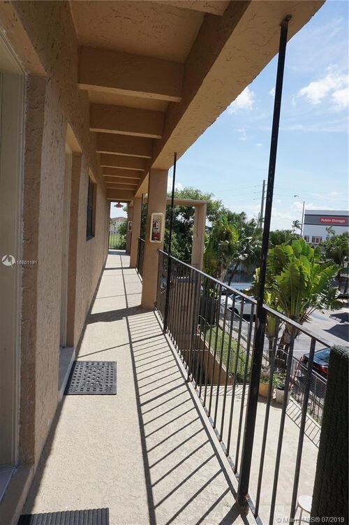 Building Photo - 441 Swallow Dr