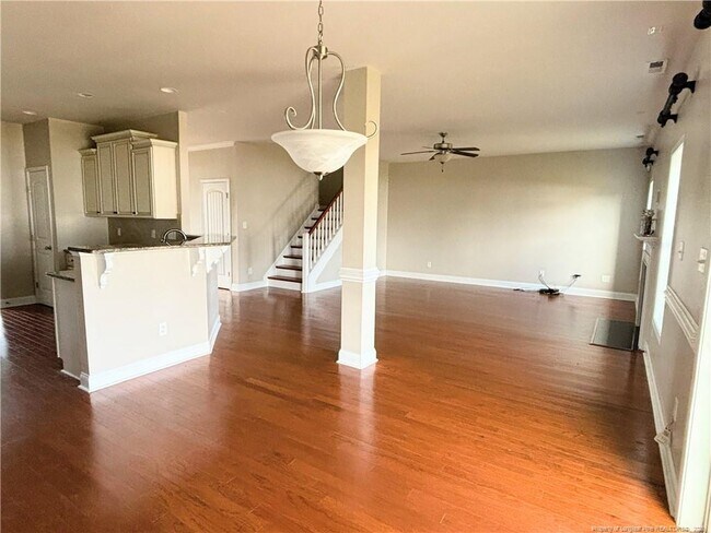 Foto del edificio - 951 Ronald Reagan Drive