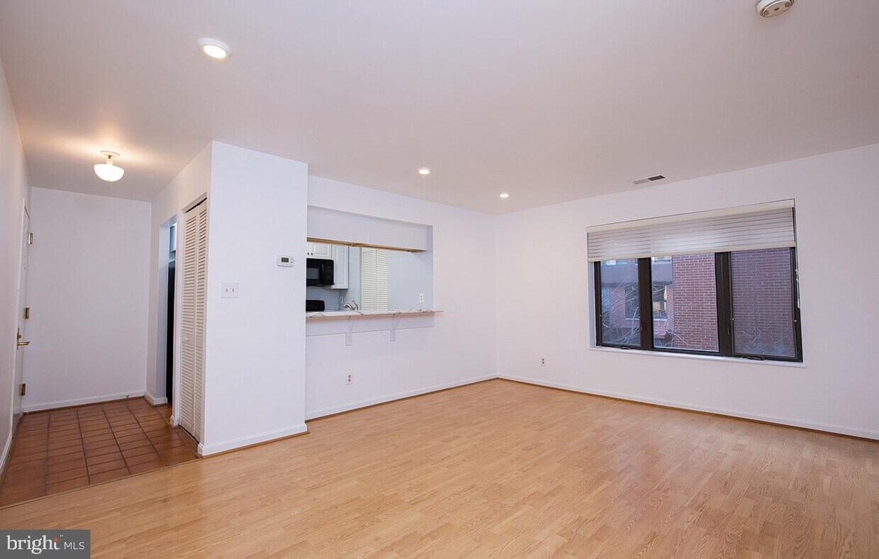 Primary Photo - 1020 N Stafford St