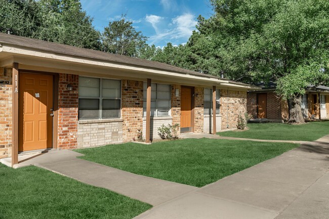 Building Photo - Green Meadow Apartments