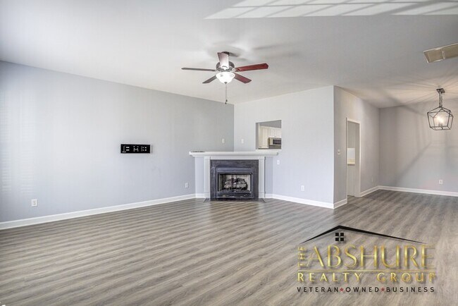 Building Photo - 8311 Tierra Del Sol Way