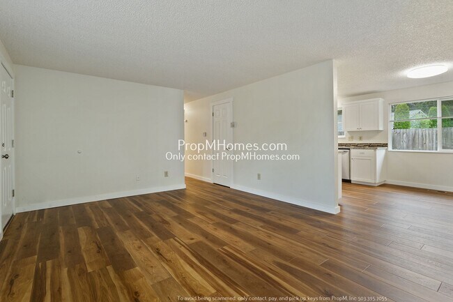 Foto del edificio - Three Bedroom Ranch in Hillsboro!