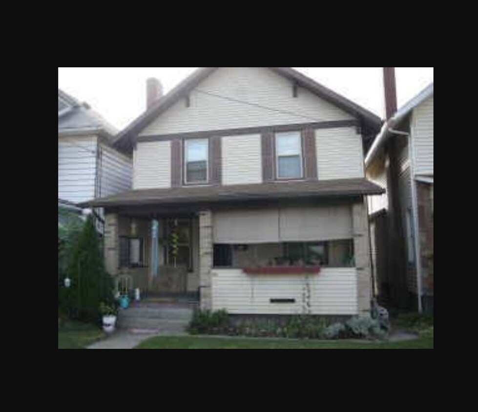 Foto principal - 1815 Victoria Ave