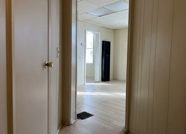 Building Photo - 123 Park Ave