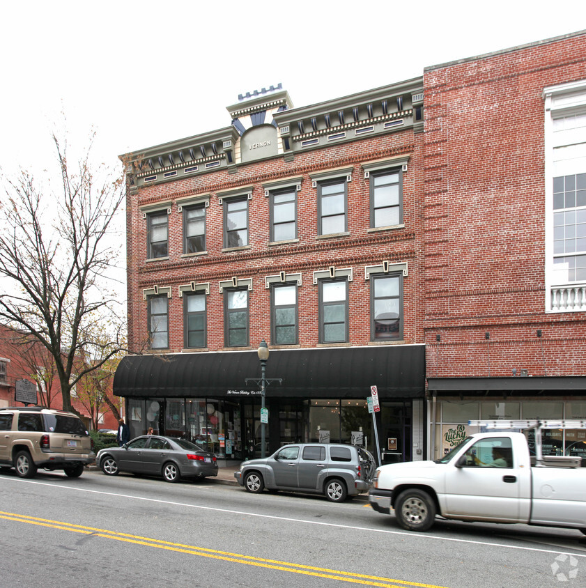 Primary Photo - Vernon Building