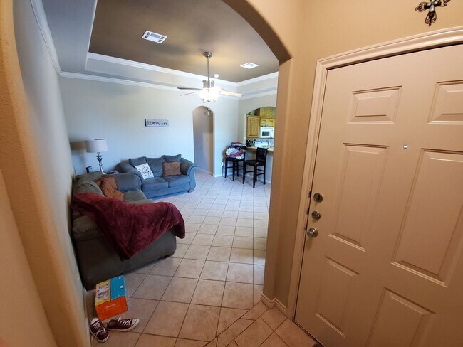 Foto del edificio - 3/3 duplex with washer/dryer and fenced yard!!