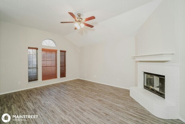 Foto del edificio - 4201 S CORAL SPRINGS DR, FORT WORTH, TX 76123