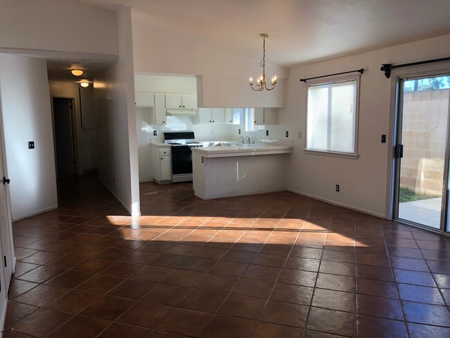 Building Photo - Single Level Home in Gated Community