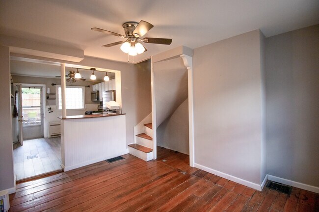 Building Photo - 1354 E Berks St