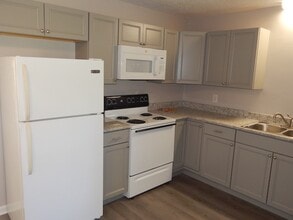 Building Photo - 515 N Walnut St