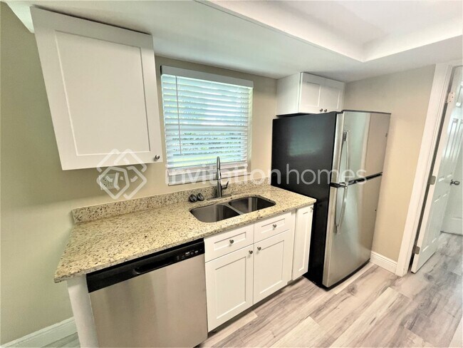 Building Photo - 7250 Magnolia Valley Dr