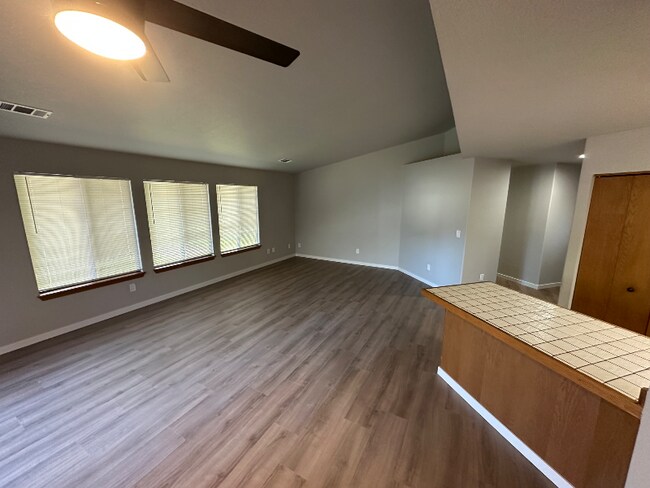 Foto del edificio - 1917 Trumpet Dr