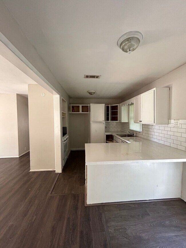 Foto del edificio - 1509 Debra St