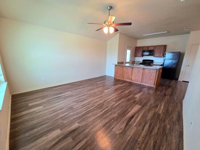 Foto del edificio - AVAILABLE NOW (SECTION 8 ACCEPTED) 1 MONTH FREE