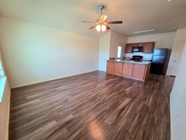 Building Photo - AVAILABLE SOON! (SECTION 8 ACCEPTED)