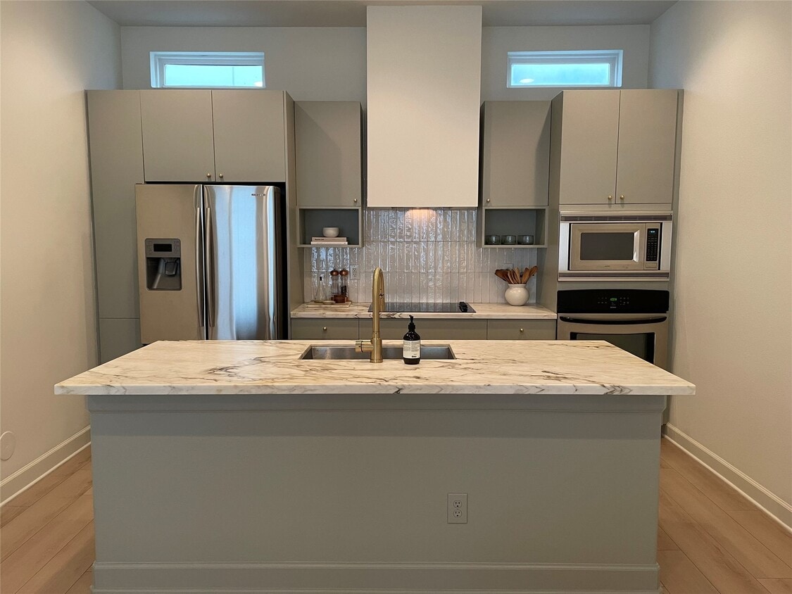 Foto principal - 1403 Delano St