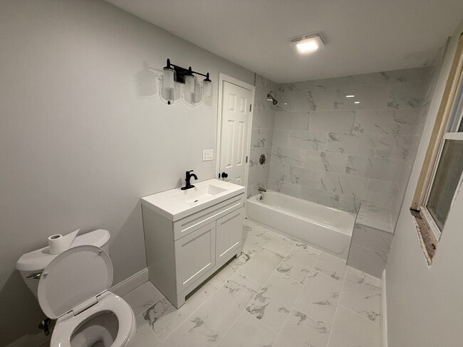 Building Photo - 70 Lancaster St