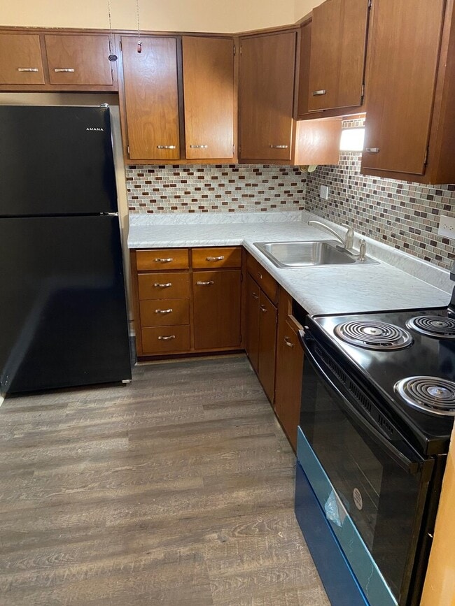 Building Photo - 8541 Lotus Ave