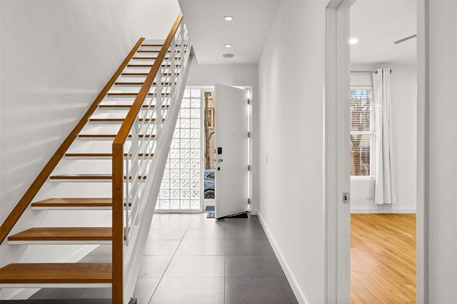 Building Photo - 3344 Miro Pl