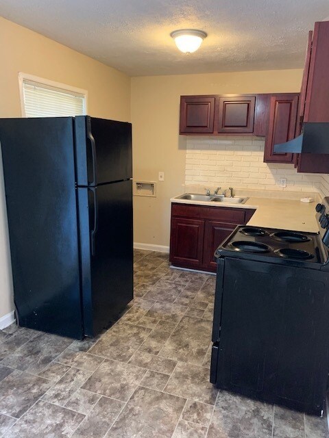 Building Photo - This cozy home has So Much to Offer!!