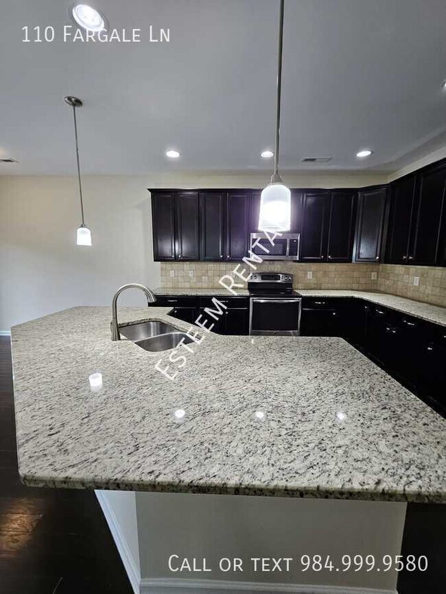 Building Photo - 110 Fargale Ln