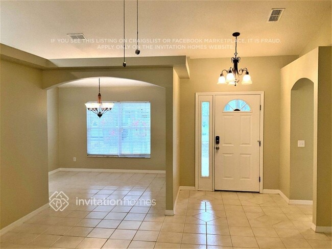 Building Photo - 1515 Pine Tree Dr