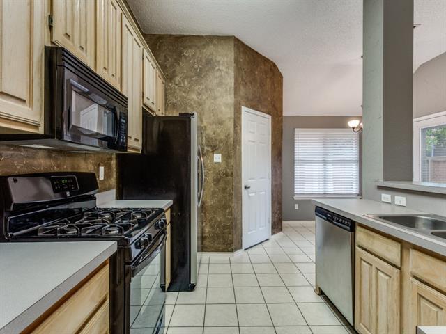 Foto del edificio - 2718 Chatsworth Dr