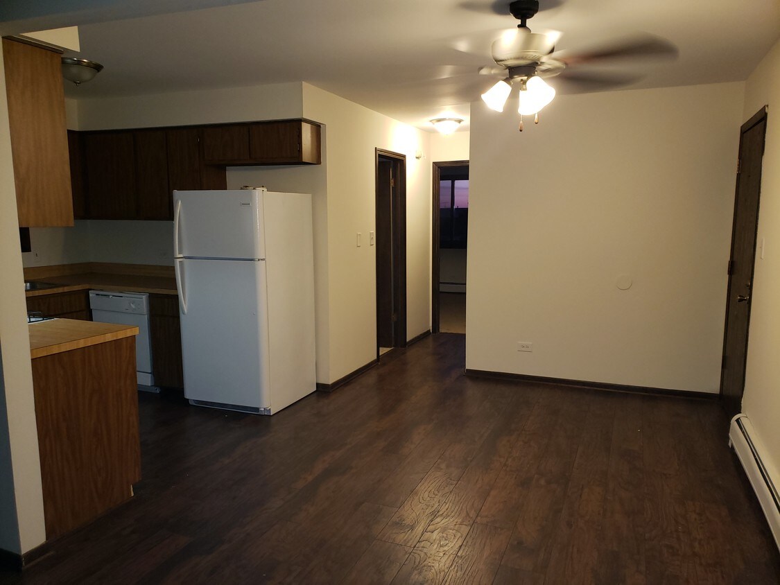 15712 Reynolds Ln, Oak Forest, IL 60452 Apartments in Oak Forest, IL