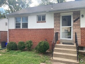 Building Photo - 9316 Warren St