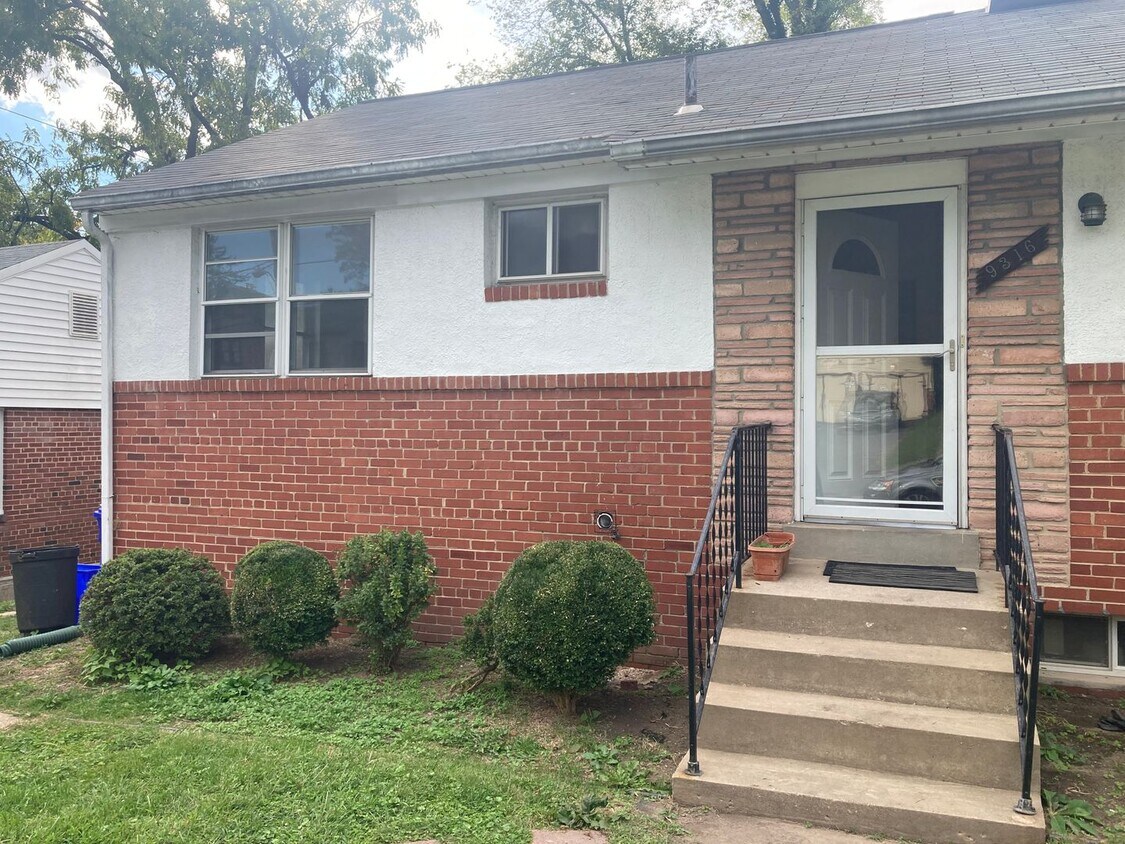 Primary Photo - Charming Rambler - Close to Downtown Silve...