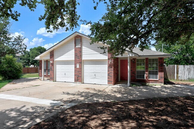 Unit B - 502 Rockmoor Dr
