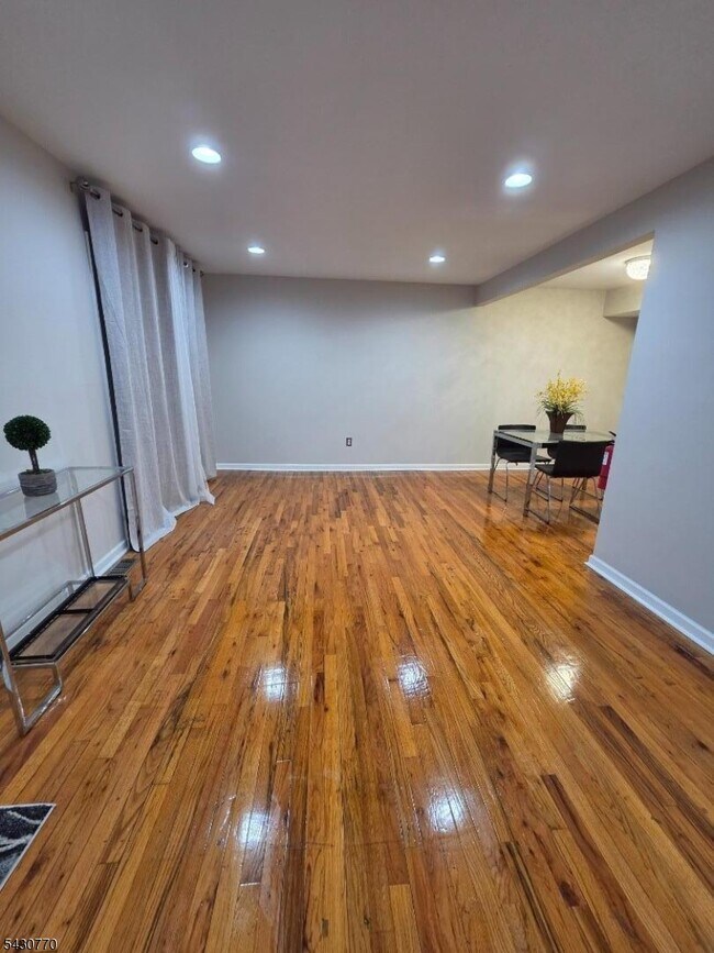 Foto del edificio - 2350 NJ-10