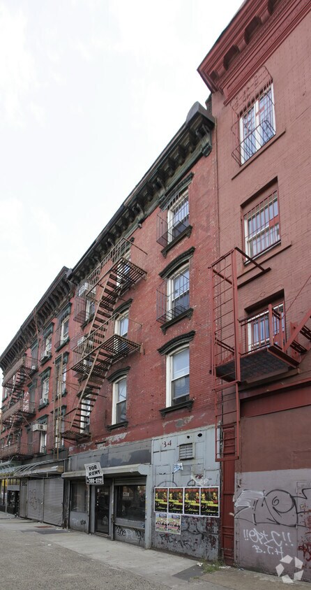 Building Photo - 384 Broadway