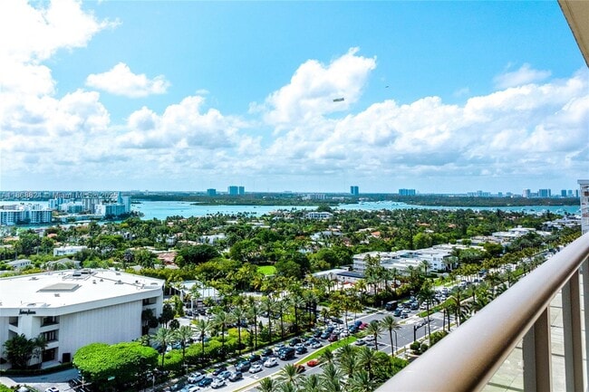 Foto del edificio - 9701 Collins Ave