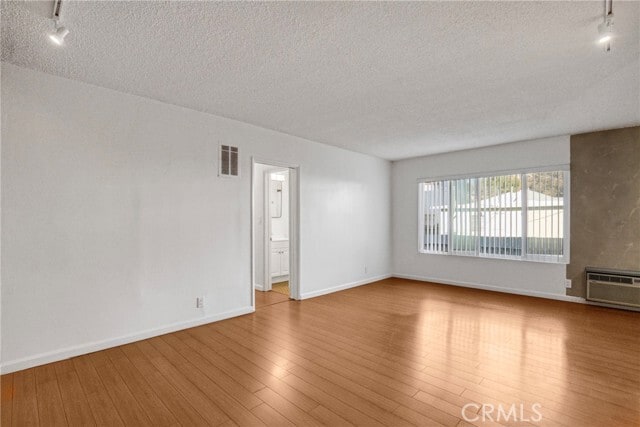 Foto del edificio - 6643 De Longpre Ave