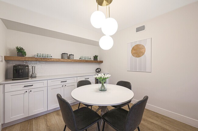 Foto del edificio - 7950 E Starlight Way