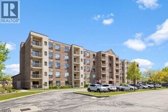 Building Photo - 8335 Wyandotte St E