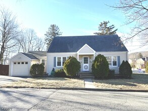 Building Photo - 156 E Prospect St