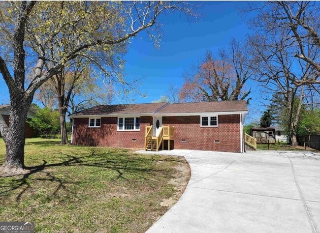 Building Photo - 2602 Lake Harbin Rd