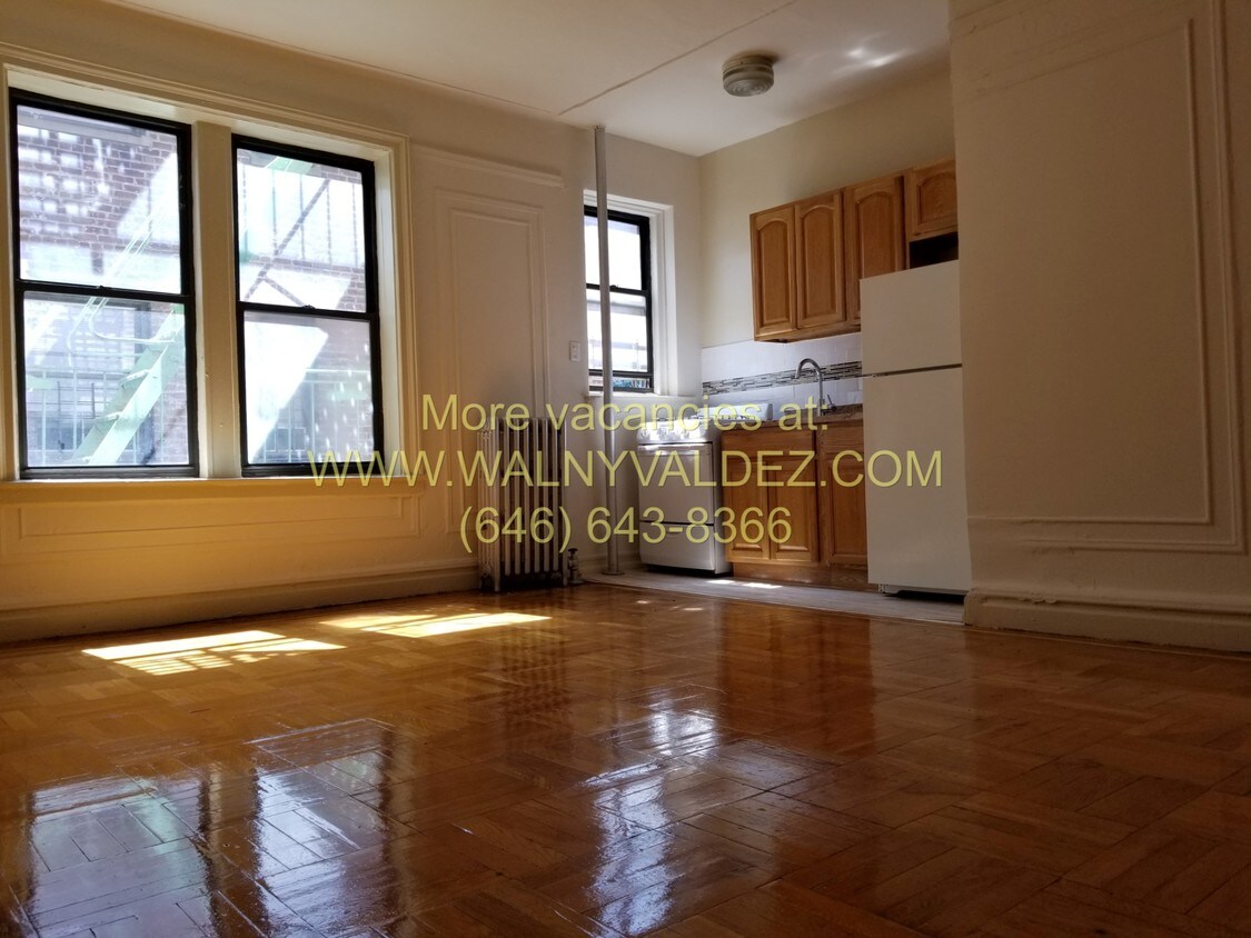 Primary Photo - 3175 Grand Concourse
