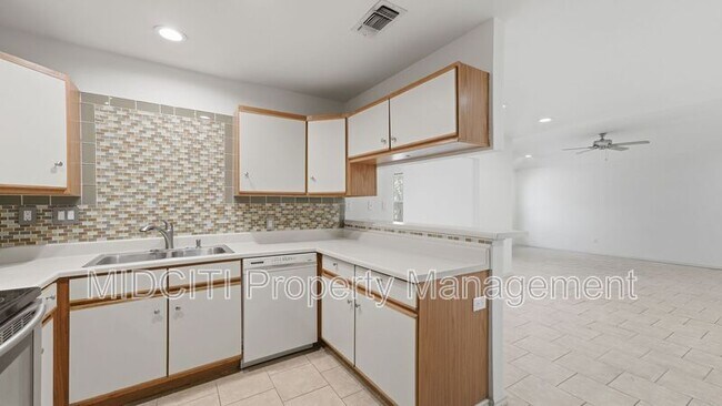 Foto del edificio - 1233 Hollyhock Ln
