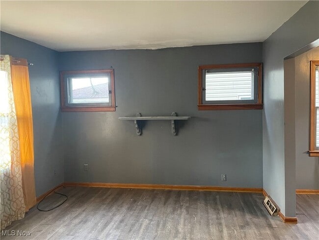 Building Photo - 651 Sanford Ave