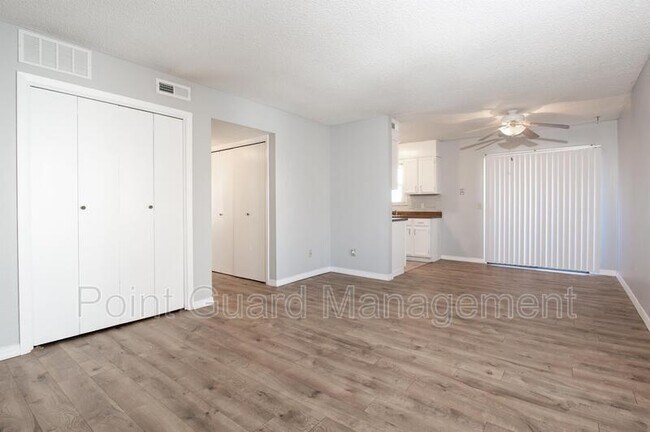 Building Photo - 1443 N Smith Ct
